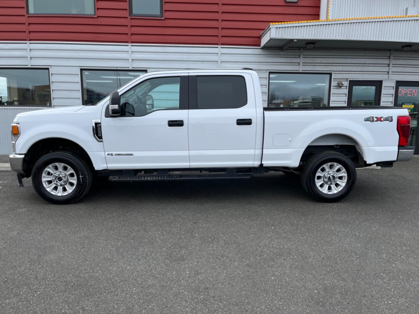 2022 WHITE /Grey FORD F-250 SUPER DUT XLT (1FT7W2BT0NE) with an 6.7L engine, Automatic transmission, located at 1960 Industrial Drive, Wasilla, 99654, (907) 274-2277, 61.573475, -149.400146 - Photo#1